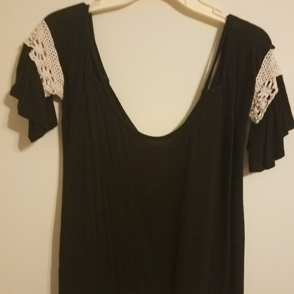 Cold shoulder top